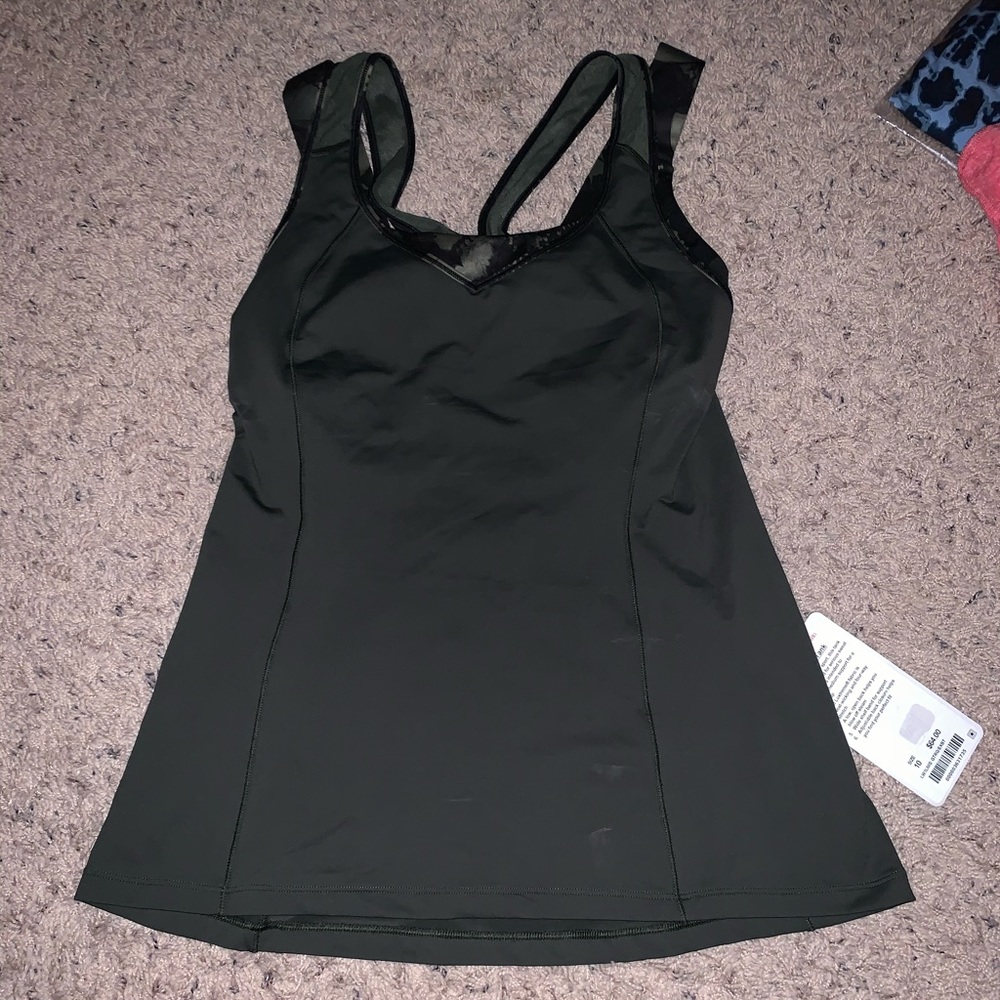 Lululemon NWT size 10 tank